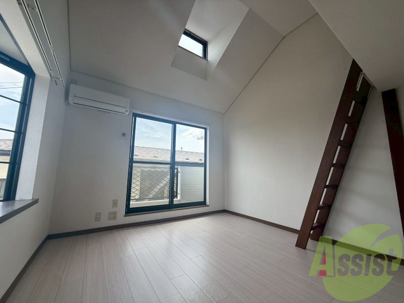 リビングは8.2帖の洋室です。南向きなので日当たり良好ですね リビングは8.2帖の洋室です。南向きなので日当たり良好ですね