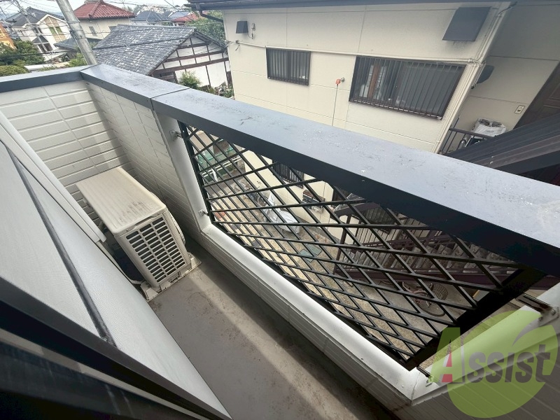 バルコニーはこちらです。コンパクトで使いやすそうです。 バルコニーはこちらです。コンパクトで使いやすそうです。