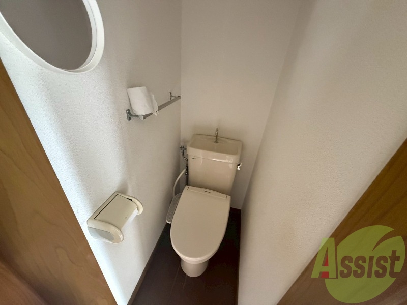 トイレはウォシュレット付きです。シャワートイレは嬉しいですね トイレはウォシュレット付きです。シャワートイレは嬉しいですね