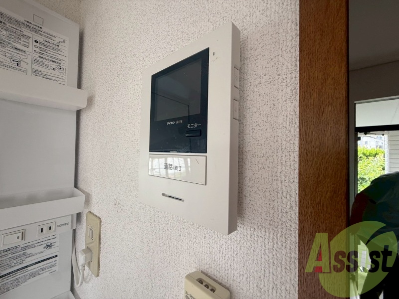 モニターホンも設置されています!来客確認の際にご利用ください モニターホンも設置されています!来客確認の際にご利用ください