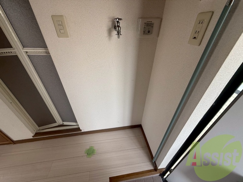 洗濯機置場はこちらです。室内にあるのは嬉しいですね。 洗濯機置場はこちらです。室内にあるのは嬉しいですね。