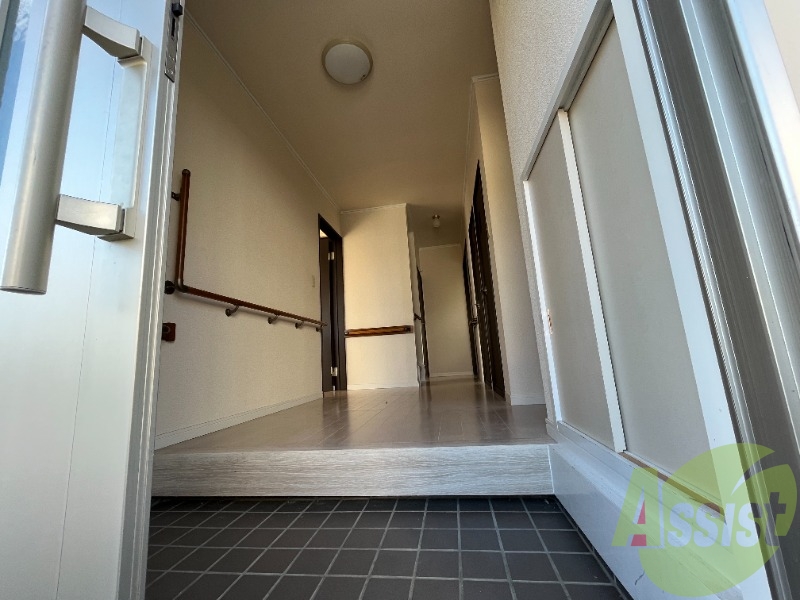 玄関から撮影しました。広々していていいですね。 玄関から撮影しました。広々していていいですね。