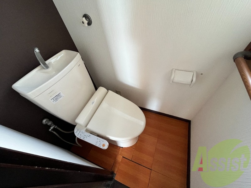 トイレはウォシュレット付きです。シャワートイレは嬉しいですね トイレはウォシュレット付きです。シャワートイレは嬉しいですね