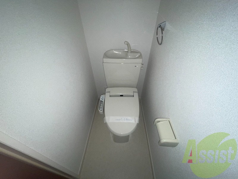 温水洗浄便座なので快適に使用できそうですね。 温水洗浄便座なので快適に使用できそうですね。