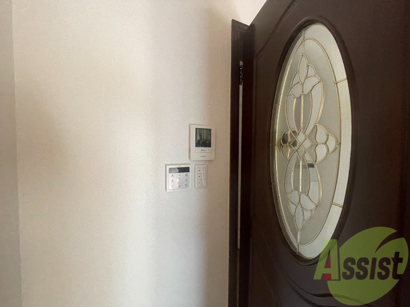 モニター付きインターホンは来客時に顔を確認できて安心ですね~ モニター付きインターホンは来客時に顔を確認できて安心ですね~