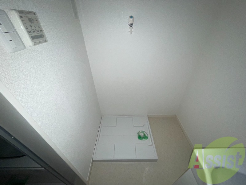 洗濯機置場は室内にあるのでもちろんいつでも洗濯可能です。 洗濯機置場は室内にあるのでもちろんいつでも洗濯可能です。