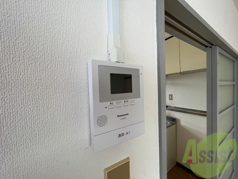 モニタ付きインターホンがあるのは使い勝手が良さそうですね。 モニタ付きインターホンがあるのは使い勝手が良さそうですね。