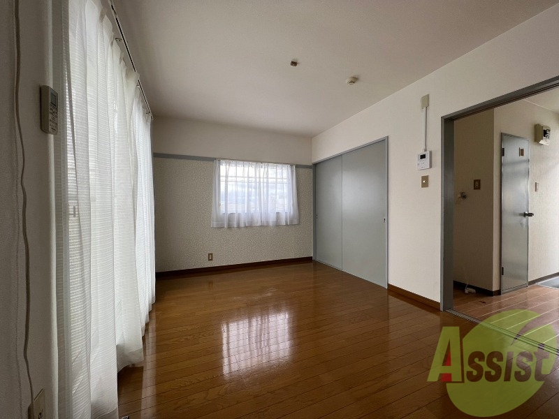 収納も有り、寝室として十分なスペースが有ると思います。 収納も有り、寝室として十分なスペースが有ると思います。