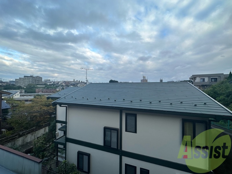 バルコニーからの眺めはこんな感じになってます。 バルコニーからの眺めはこんな感じになってます。