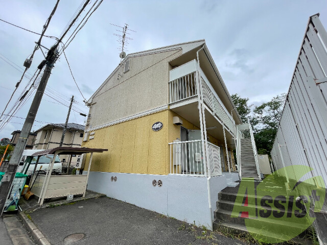 仙台市泉区東黒松の賃貸アパートの外観