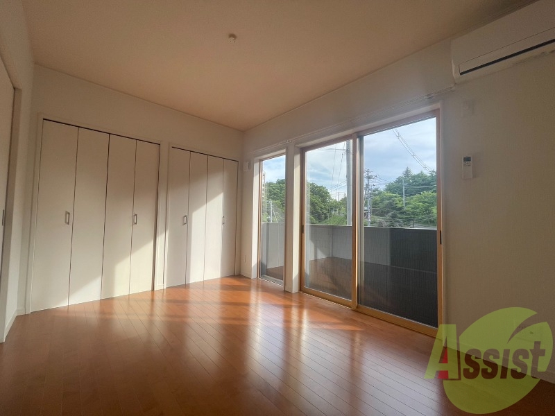 6.5帖のお部屋になります。伸び伸び出来そうですね。 6.5帖のお部屋になります。伸び伸び出来そうですね。