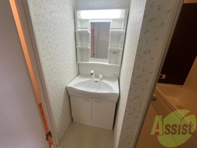 洗面台は独立しています。朝の身支度はこちらでどうぞ~ 洗面台は独立しています。朝の身支度はこちらでどうぞ~