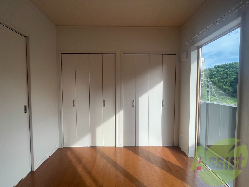 収納はこちらのクローゼットをお使いください。 収納はこちらのクローゼットをお使いください。