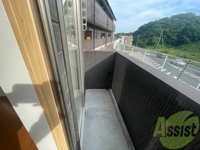 バルコニーがあるので洗濯物は外に干せそうですね~ バルコニーがあるので洗濯物は外に干せそうですね~