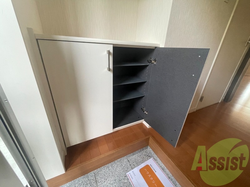 玄関にはシューズボックスがありましたよ~ 玄関にはシューズボックスがありましたよ~