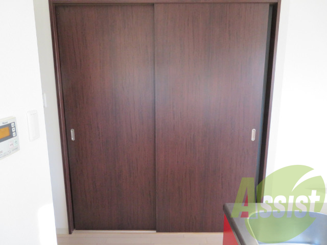 こちらは収納です。中の様子はお楽しみに~。 こちらは収納です。中の様子はお楽しみに~。