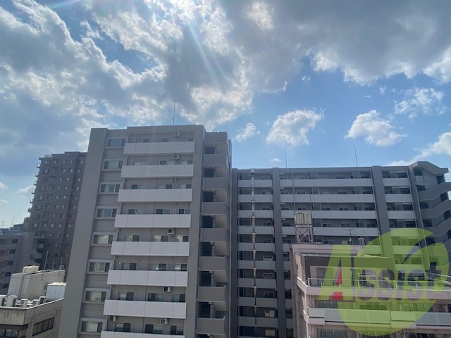 晴れていれば青空が覗きます。洗濯物もよく乾きそうです。 晴れていれば青空が覗きます。洗濯物もよく乾きそうです。