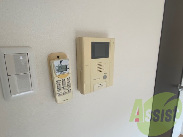 モニター付きインターホンになります。これで防犯面もバッチリ。 モニター付きインターホンになります。これで防犯面もバッチリ。