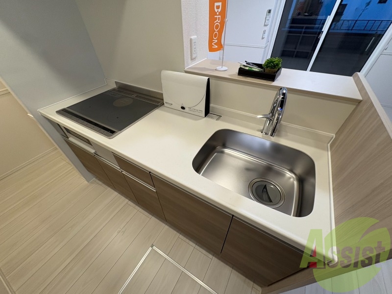 キッチンには作業場もあります。料理も捗りますね。 キッチンには作業場もあります。料理も捗りますね。