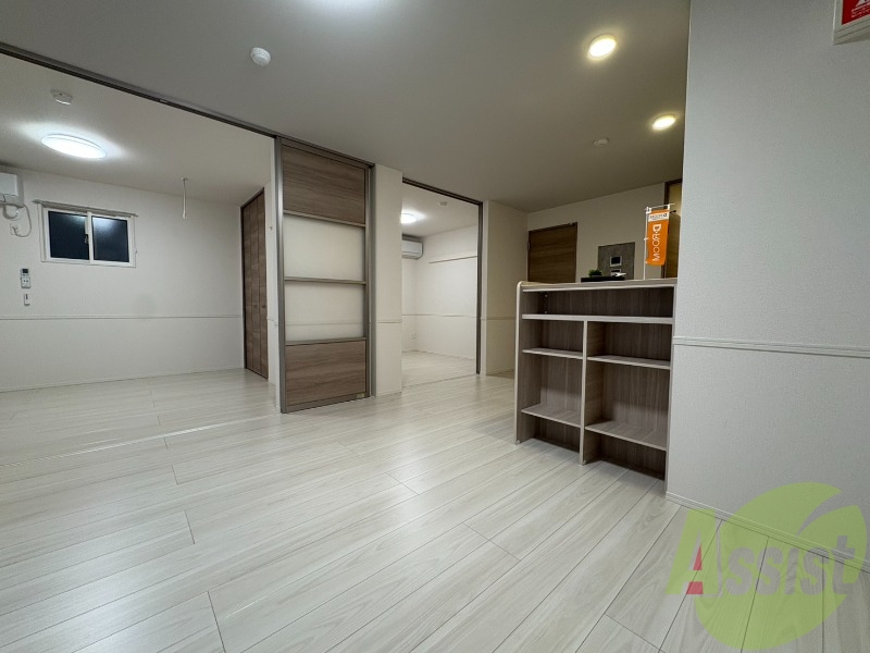 洋室の家具の配置を考えてみるのも楽しいですよ。 洋室の家具の配置を考えてみるのも楽しいですよ。