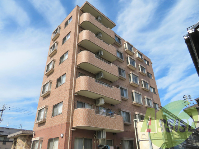 仙台市青葉区上愛子字蛇台原の賃貸マンションの外観