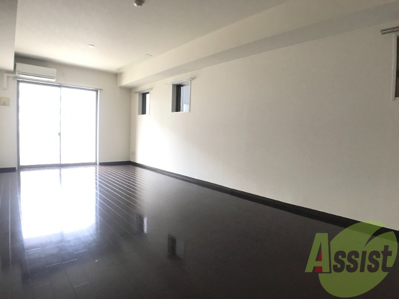 陽当たりが良く、とても奥行きのあるリビングです。 陽当たりが良く、とても奥行きのあるリビングです。