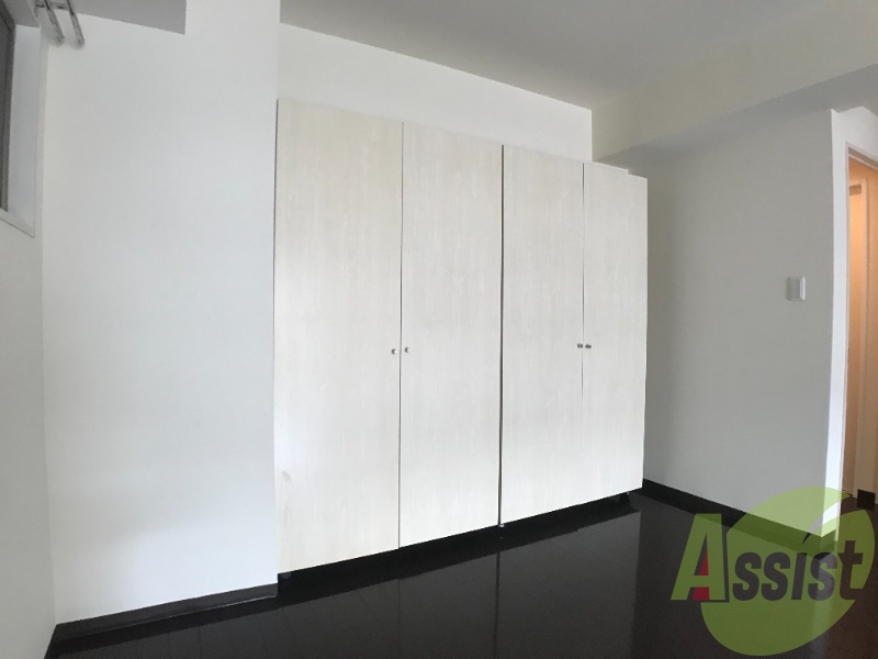 収納は可動式になっているので、位置を変えるとき便利です。 収納は可動式になっているので、位置を変えるとき便利です。