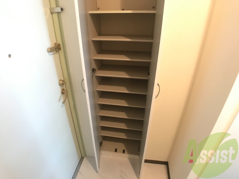 シューズボックスは、段数が多いので便利です。 シューズボックスは、段数が多いので便利です。