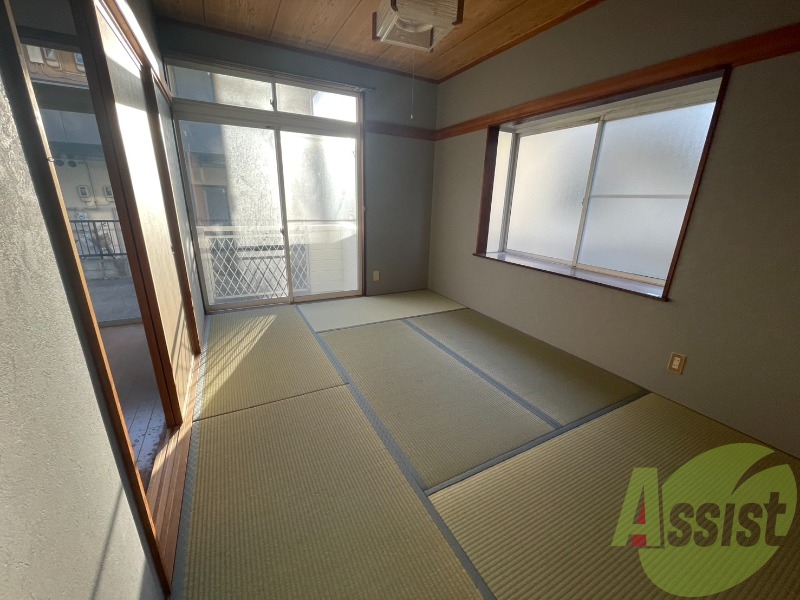 寝室には窓があるので、朝の目覚めが良さそうです。 寝室には窓があるので、朝の目覚めが良さそうです。