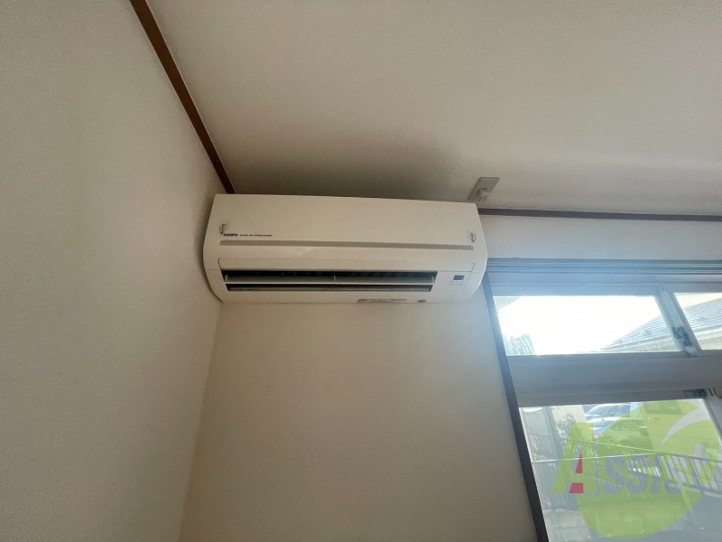 エアコン付きです!夏でも冬でも安心ですね。 エアコン付きです!夏でも冬でも安心ですね。