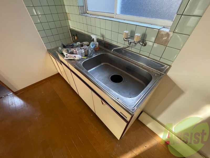 キッチンの下には収納が付いて使いやすそうですよ。 キッチンの下には収納が付いて使いやすそうですよ。