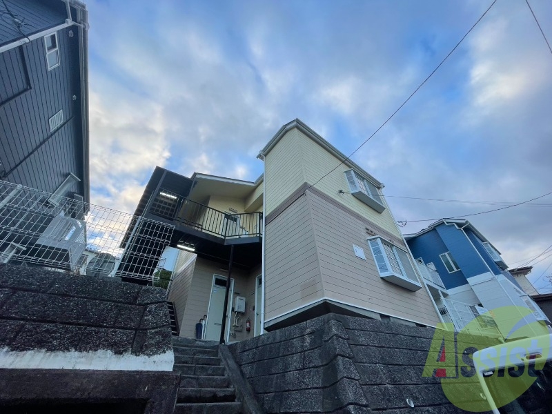 仙台市泉区東黒松の賃貸アパートの外観