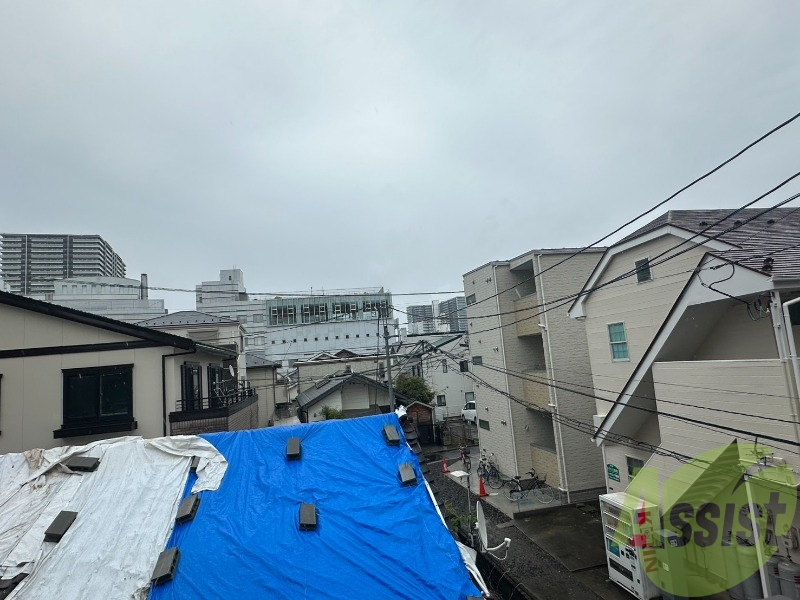 バルコニーからの眺めはこんな感じですよ。 バルコニーからの眺めはこんな感じですよ。