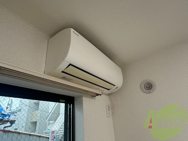 エアコンが設置済みです。入居後すぐに使用できます。 エアコンが設置済みです。入居後すぐに使用できます。