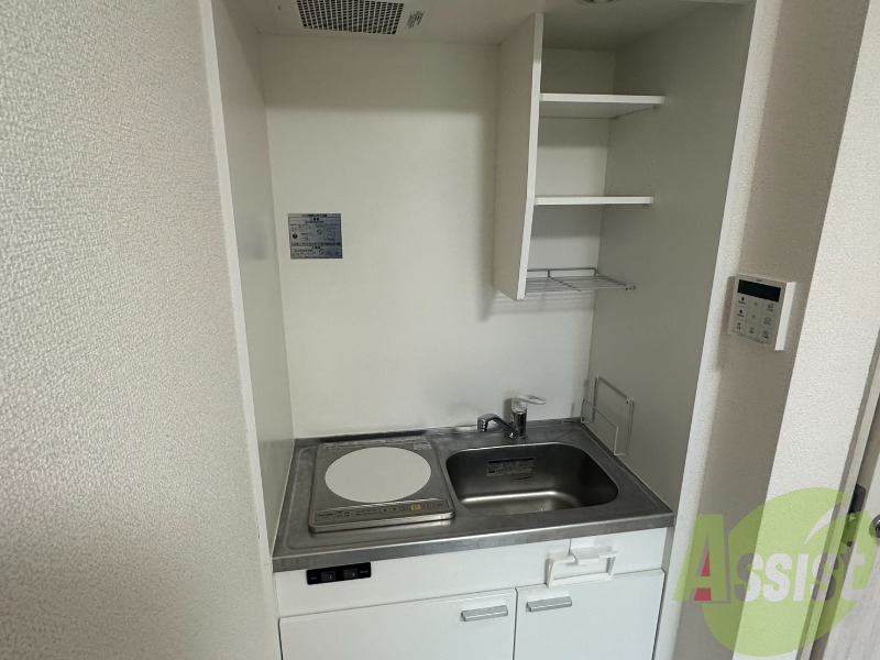 キッチンを別角度から撮影。収納をうまく使いたいですね。 キッチンを別角度から撮影。収納をうまく使いたいですね。