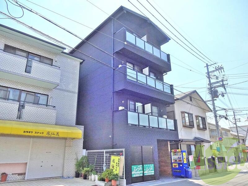 Wins Court Hattoriの外観