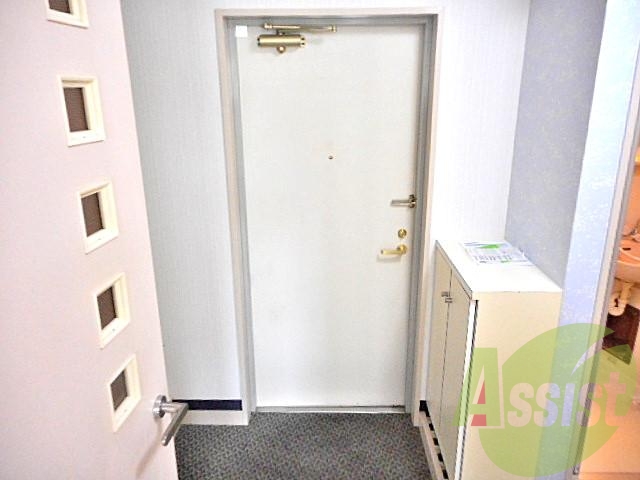 玄関にはシューズボックスもありますよ! 玄関にはシューズボックスもありますよ!