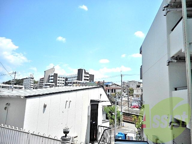 周辺は落ち着いた雰囲気の住宅地になっています! 周辺は落ち着いた雰囲気の住宅地になっています!