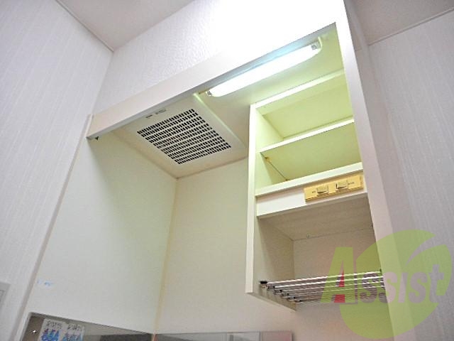 こちらの棚には食器類を収納するのに良さそうです! こちらの棚には食器類を収納するのに良さそうです!