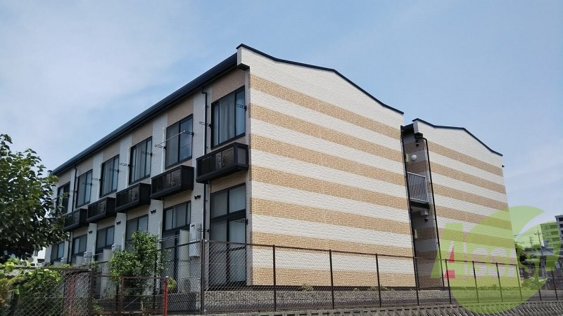 レオパレス虹の架け橋