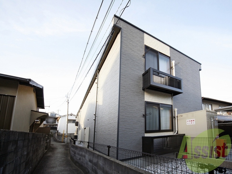 レオパレス日野の外観