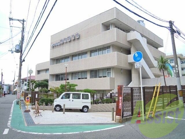 豊中市立岡町図書館 6718m 豊中市立岡町図書館 6718m