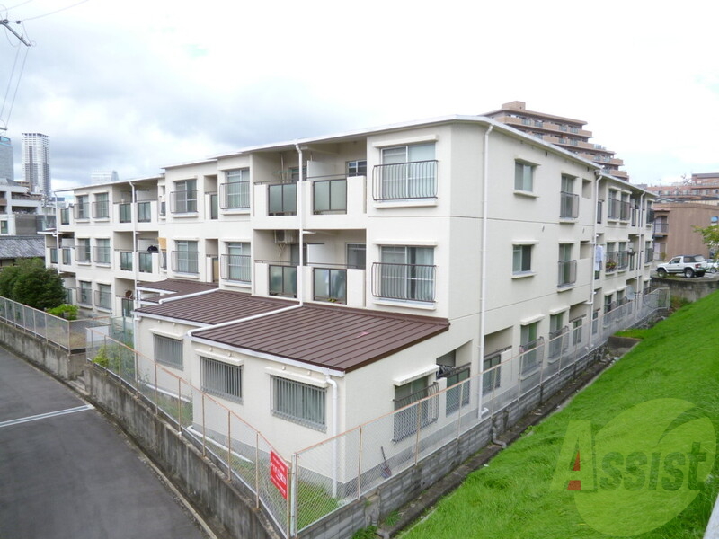 千里坂の木ハイツの外観