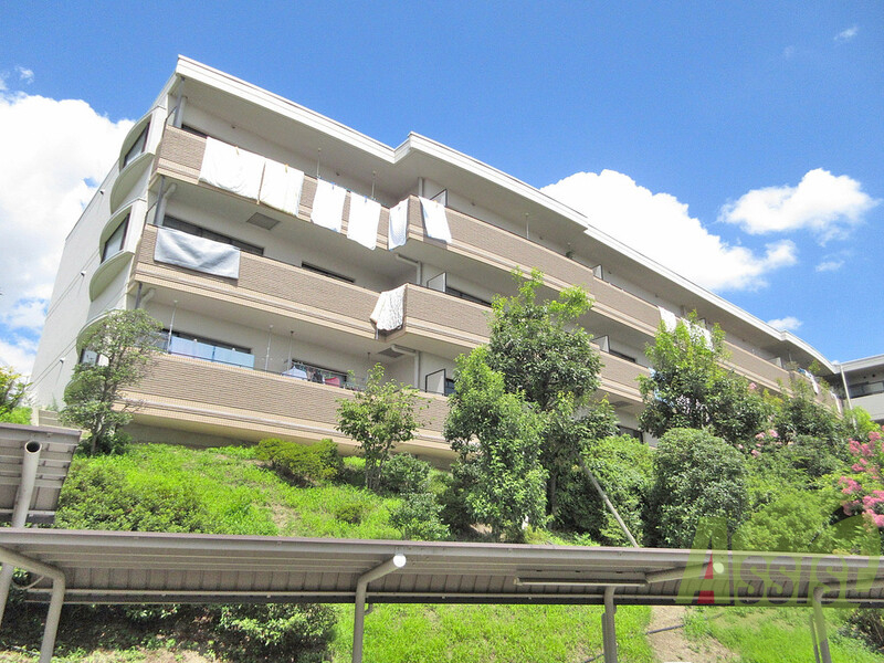 カルム千里山土井C棟の外観