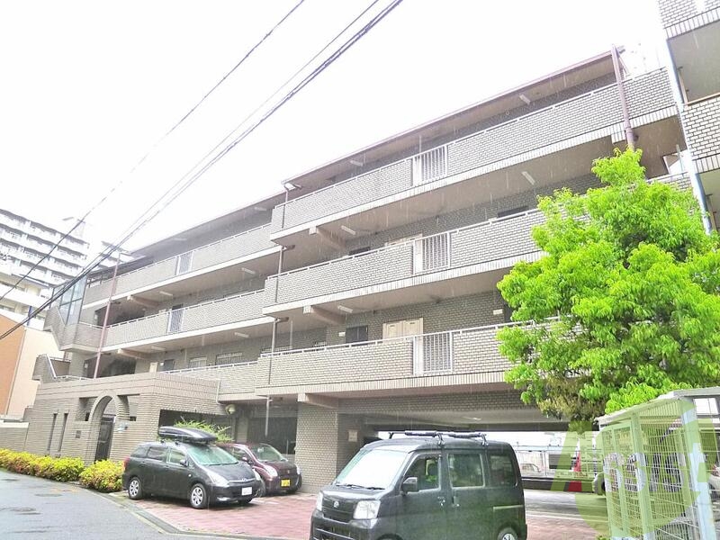 グリーンパレス千里中央B棟の外観