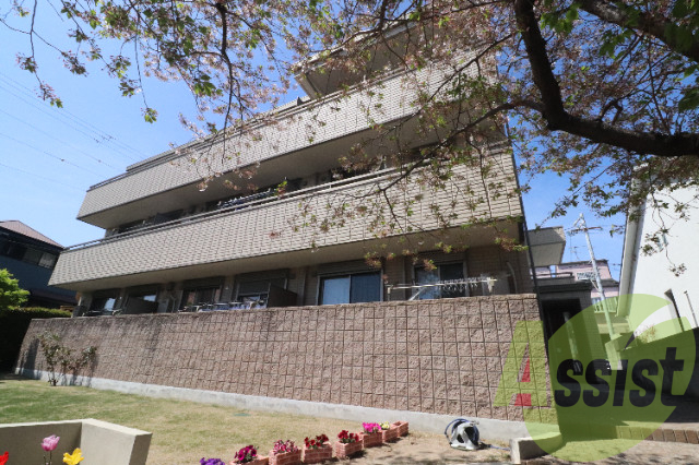 潮見台コートの外観
