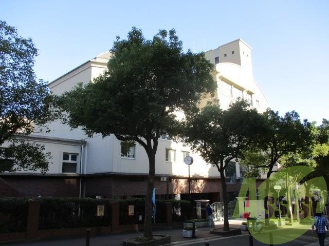 神戸市立生田中学校 1286m 神戸市立生田中学校 1286m