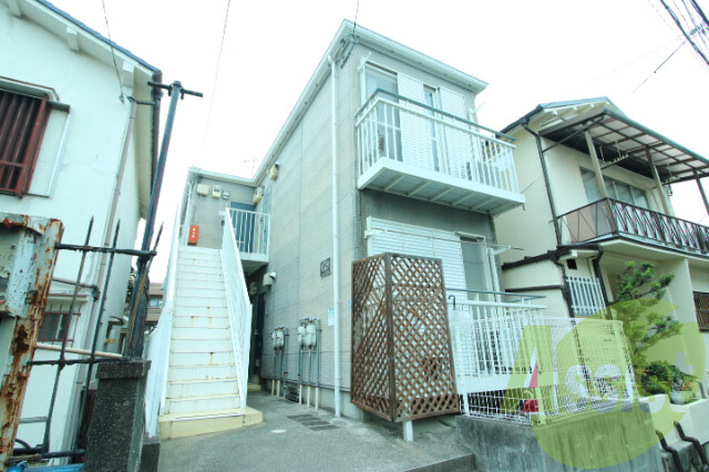 クレスト神田の外観