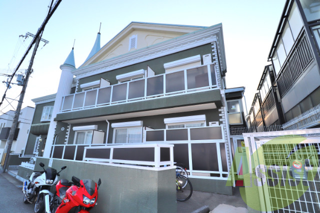 西宮市門前町の賃貸アパートの外観