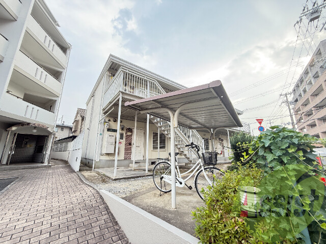 西宮市段上町８丁目の賃貸アパートの外観